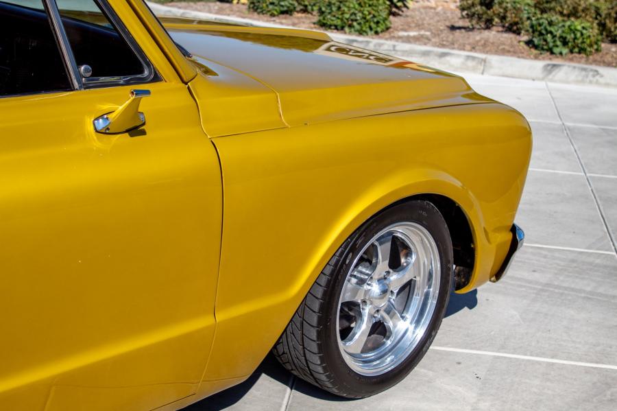 Детали экстерьера Chevrolet C10 Custom 1967 года  (фото 38 из 145)